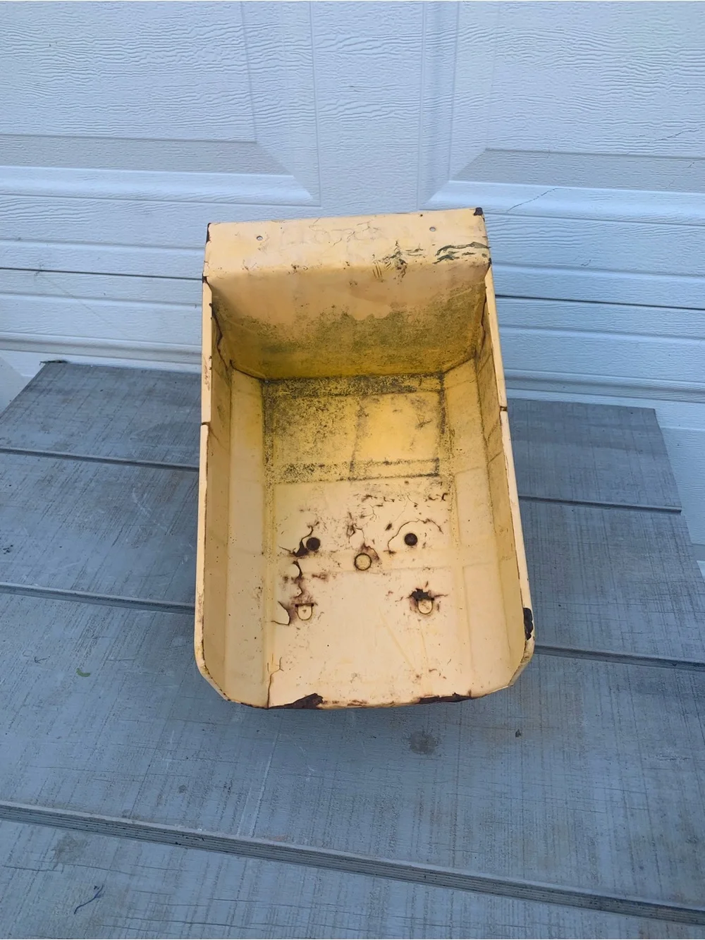 Vintage 1999 Mighty Tonka Dump Truck Model 768 Pressed Steel XMB-975
